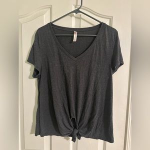 Grey t shirt
